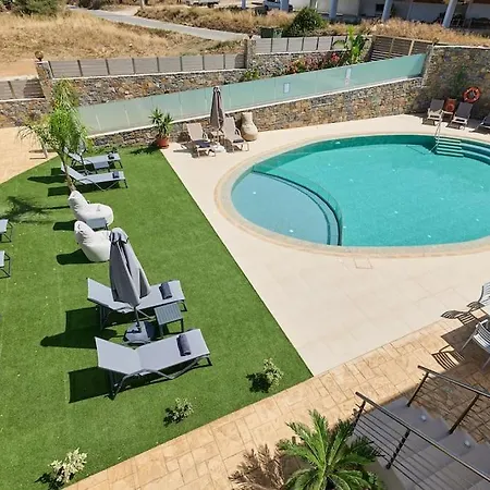 Modern Family Ewa With Pool, Dining Area On Crete Coast Apartamento *