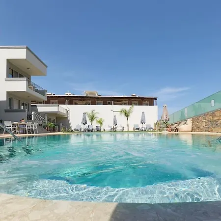 Modern Family Ewa With Pool, Dining Area On Crete Coast *