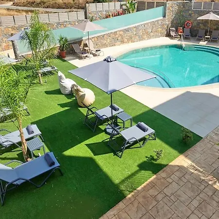 Modern Family Ewa With Pool, Dining Area On Crete Coast Apartamento *