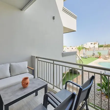 Modern Family Ewa With Pool, Dining Area On Crete Coast Stavromenos (Rethymno)