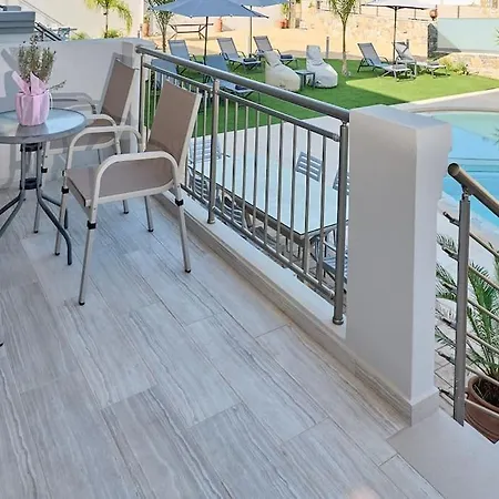 Modern Family Ewa With Pool, Dining Area On Crete Coast Apartamento