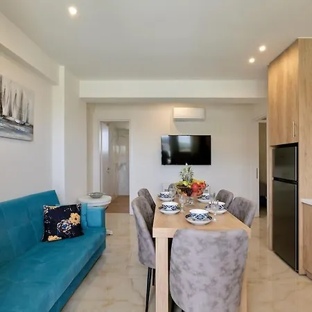 Modern Family Ewa With Pool, Dining Area On Crete Coast *